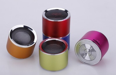 廠家直銷(xiāo)迷你插卡音響 多功能便攜音響解決方案